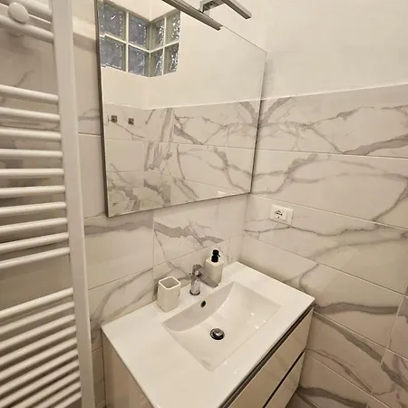 Good Night Big Family With Terrace - 5 Min From Station, Independent Entrance Appartamento