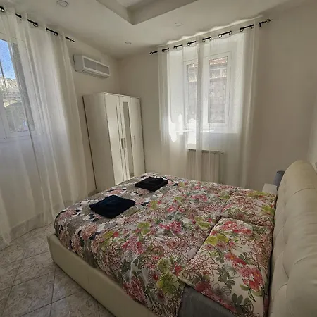 Appartamento Good Night Big Family With Terrace - 5 Min From Station, Independent Entrance