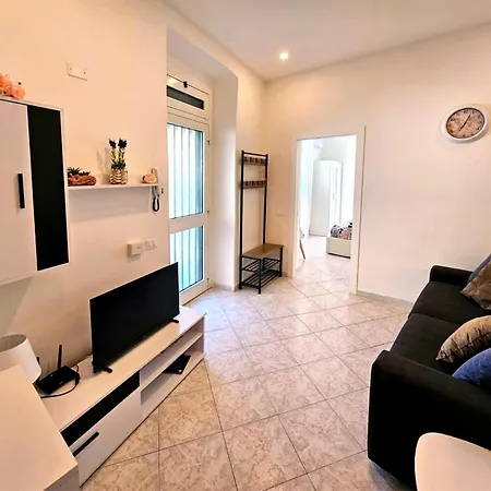 Good Night Big Family With Terrace - 5 Min From Station, Independent Entrance * La Spezia