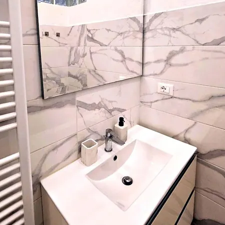 Good Night Big Family With Terrace - 5 Min From Station, Independent Entrance Appartamento *